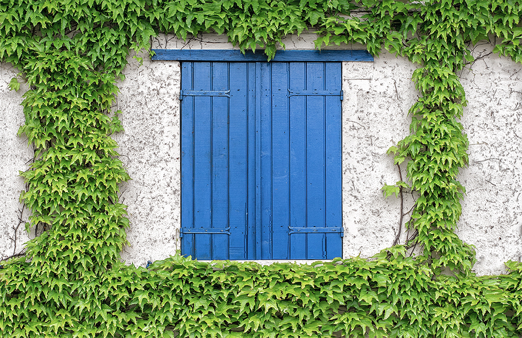 Normandie 05 - 2016_KA70006-1 Kopie.jpg - Gerade am Wohnmobil angekommen brach ein Gewitter mit Hagel über uns ein , es war dermaßen laut in dem Wohnmobil das wir glaubten unsere Dachfenster würden den Hagel nicht überstehen. Felix war selbst am anderen Tag noch ganz verstört.
